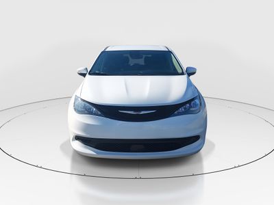 2023 Chrysler Voyager - Photo 2