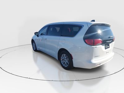 2023 Chrysler Voyager - Photo 5