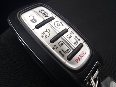 2023 Chrysler Voyager - Photo 15