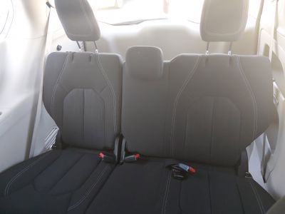 2023 Chrysler Voyager - Photo 17