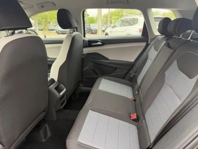 2026 Volkswagen Taos — photo 7 view