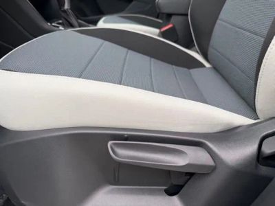2026 Volkswagen Taos — photo 13 view