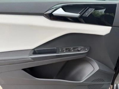 2026 Volkswagen Taos — photo 11 view