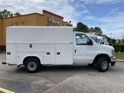 2026 Ford Econoline Cutaway - Photo 2