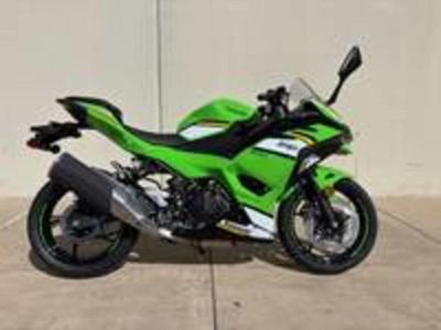2025 Kawasaki Ninja 500 KRT Edition - Photo 4