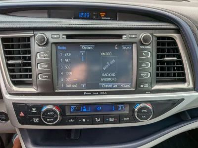 2018 Toyota Highlander - Photo 18