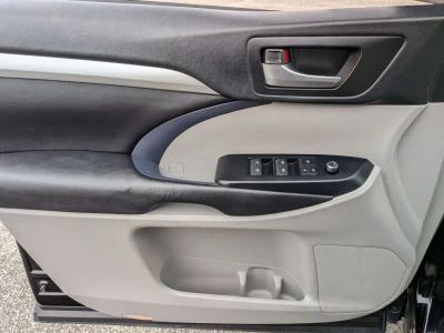 2018 Toyota Highlander - Photo 24
