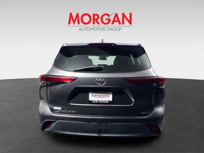 2021 Toyota Highlander — interior view