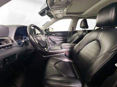 2021 Toyota Highlander — photo 12 view