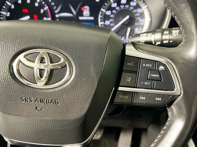 2021 Toyota Highlander — photo 17 view