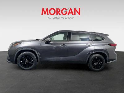 2021 Toyota Highlander — engine compartment view