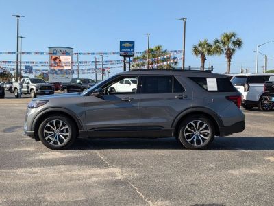 2026 Ford Explorer - Photo 2