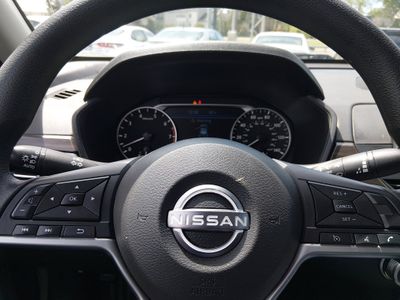 2024 Nissan Altima — photo 12 view