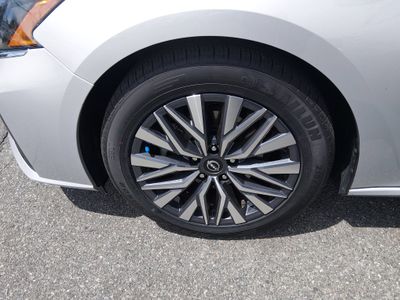 2024 Nissan Altima — photo 10 view