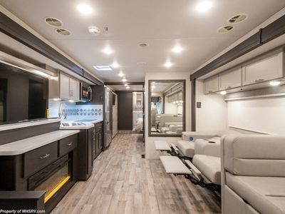 2026 Thor Motor Coach Palazzo GT - Photo 13