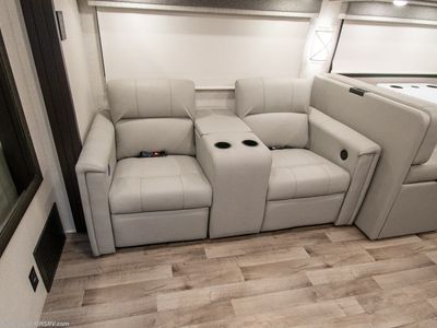 2026 Thor Motor Coach Palazzo GT - Photo 11