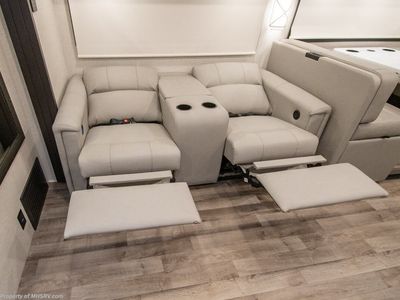 2026 Thor Motor Coach Palazzo GT - Photo 12