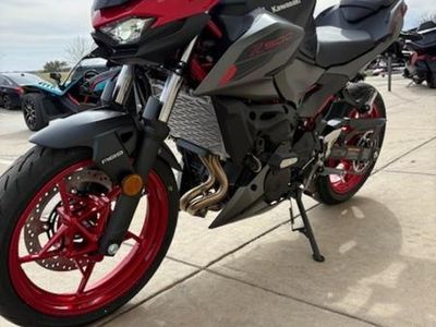 2025 Kawasaki Z500 SE ABS - Photo 2