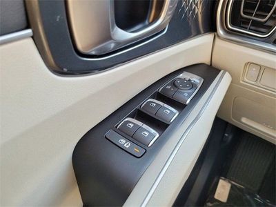 2025 Kia Sorento — photo 13 view