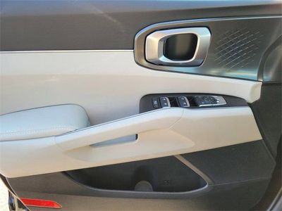 2025 Kia Sorento — photo 12 view