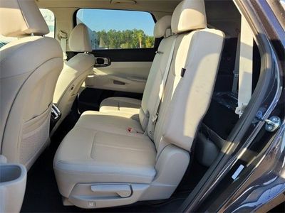 2025 Kia Sorento — photo 7 view