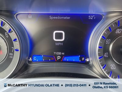 2022 Chrysler 300 - Photo 8