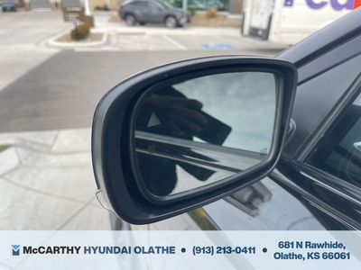 2022 Chrysler 300 - Photo 21