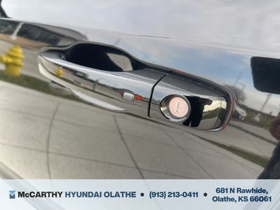 2022 Chrysler 300 - Photo 22