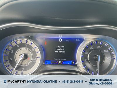 2022 Chrysler 300 - Photo 7
