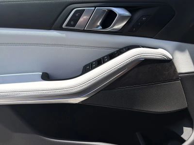 2026 BMW X5 — photo 26 view