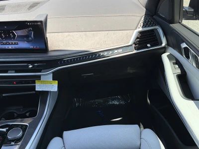 2026 BMW X5 — photo 17 view