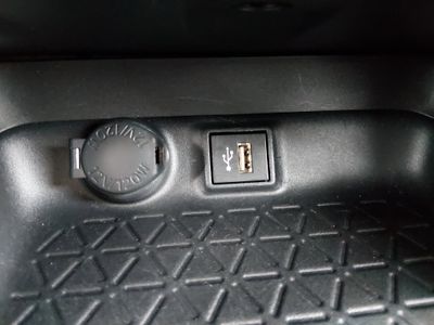 2025 Toyota RAV4 - Photo 19