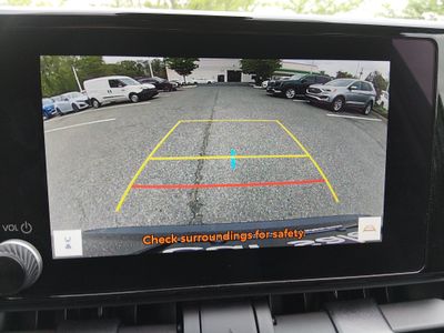 2025 Toyota RAV4 - Photo 17