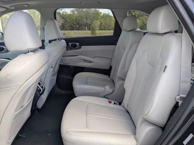 2026 Kia Sorento — photo 17 view