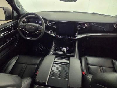 2022 Jeep Wagoneer — photo 32 view