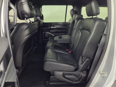 2022 Jeep Wagoneer — photo 24 view