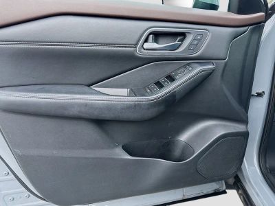 2021 Nissan Rogue — photo 22 view