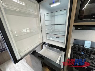 2026 Coachmen RV Freedom Express Select - Photo 18