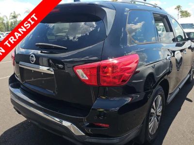 2020 Nissan Pathfinder — rear three-quarter view