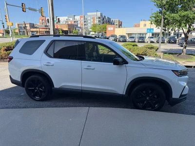2025 Honda Pilot - Photo 4