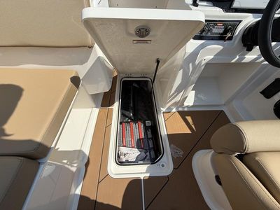 2025 Bayliner D20i - Photo 11