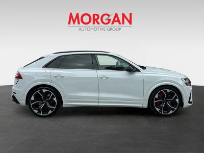 2024 Audi RS Q8 — photo 8 view