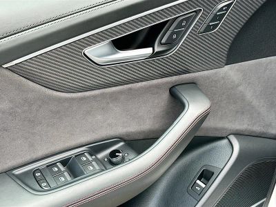 2024 Audi RS Q8 — photo 18 view