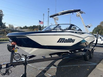 2025 Malibu Boats 22 LSV - Photo 3