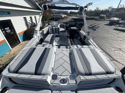 2025 Malibu Boats 22 LSV - Photo 9