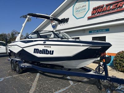 2025 Malibu Boats 22 LSV - Photo 2
