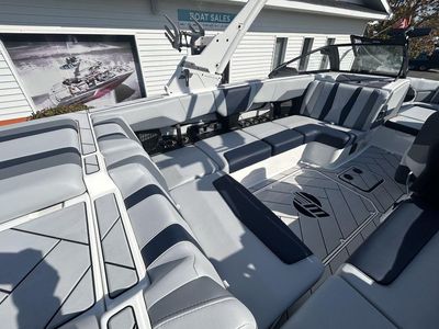 2025 Malibu Boats 22 LSV - Photo 10