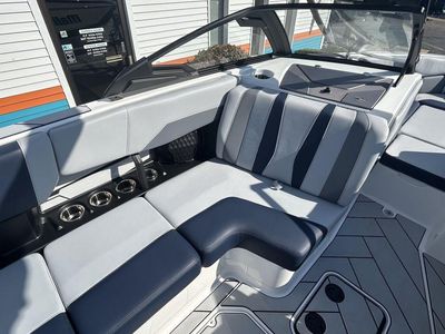 2025 Malibu Boats 22 LSV - Photo 14