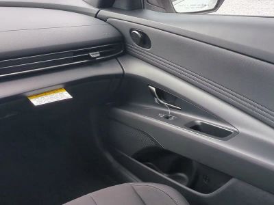 2026 Hyundai ELANTRA — photo 18 view