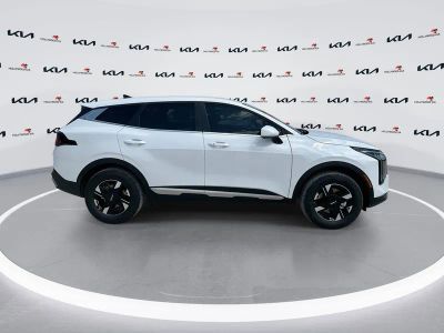 2026 Kia Sportage — photo 9 view